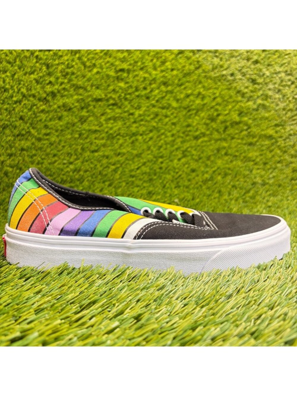 Vans Authentic Refract Womens Size 8 Black White Athletic Skate Shoes Sneakers